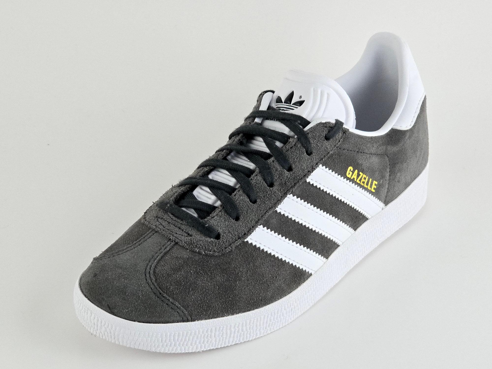 adidas gazelle silver green womens Zapatillas para Hombre ADIDAS GAZELLE INDOOR Beige – The Box Peru